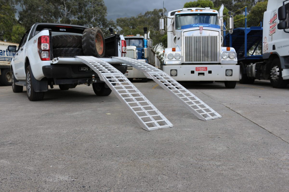 Heeve loading ramps on a ute